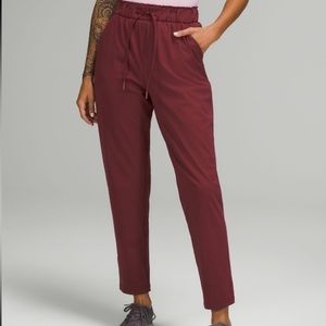 Lululemon on the fly 7/8 cassis